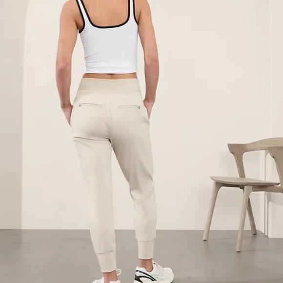 Athleta Venice Jogger Pants Light Beige Zipper Pockets Size S - Picture 2 of 8
